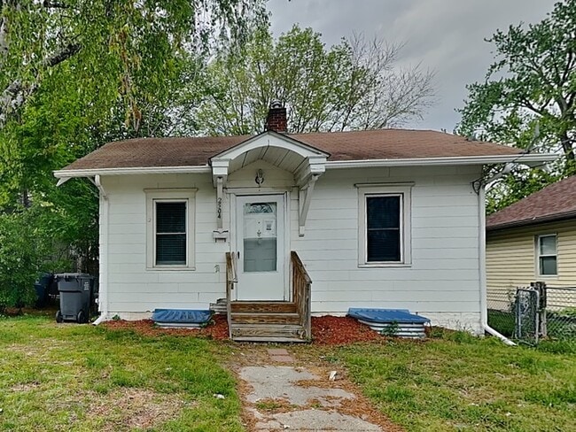 Building Photo - 2504 E 42nd St