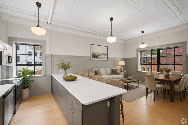 2BR, 1BA - 1016SF - Kitchen
