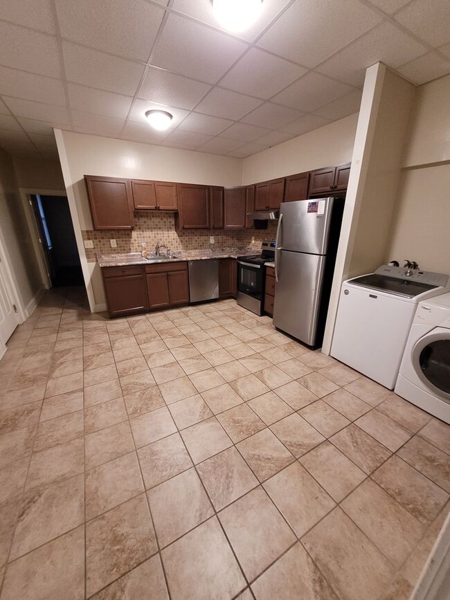 Building Photo - 339 W Philadelphia St Unit 2