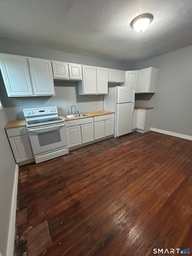 Photo - 162 Pinney Hill Rd