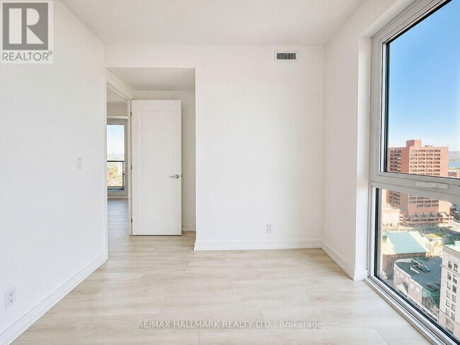 Photo - 75 James St S Unit 2202