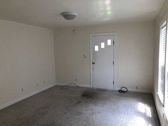 Photo - 120 W Dartmouth St