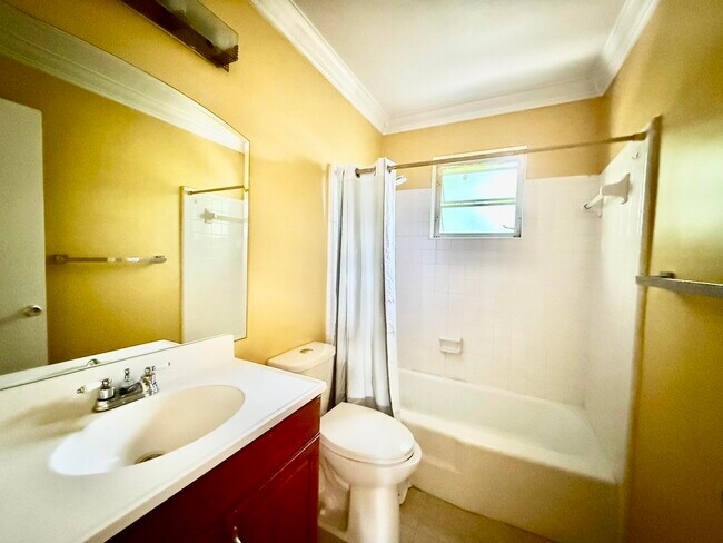 Photo - 1607 Holly St Unit 6