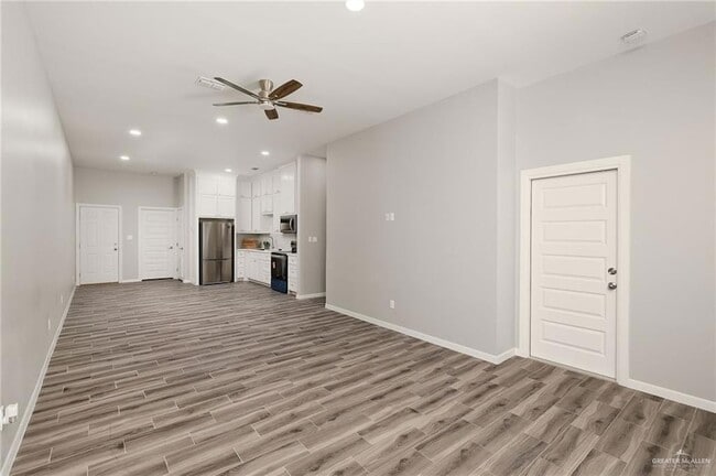 704 W 25th St