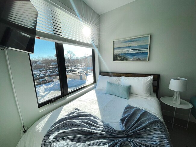 Photo - 2530 University Ave Unit SI ID1036853P