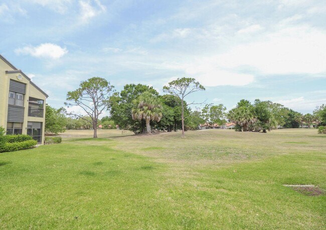 Photo - 3961 SW Greenwood Way Unit E