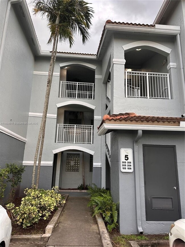Building Photo - 9640 NW 2nd St Unit 5-306