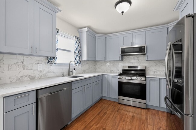 Photo - 402 Candlewood Way