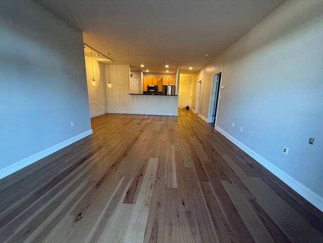 Photo - 1925 N Water St Unidad 104