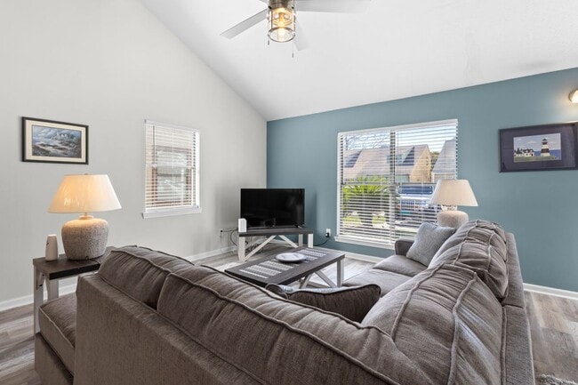 Photo - 3415 W 19th St Unit 17