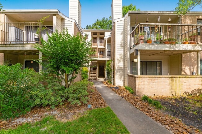 Building Photo - 3500 Tangle Brush Dr Unit 132 Rental