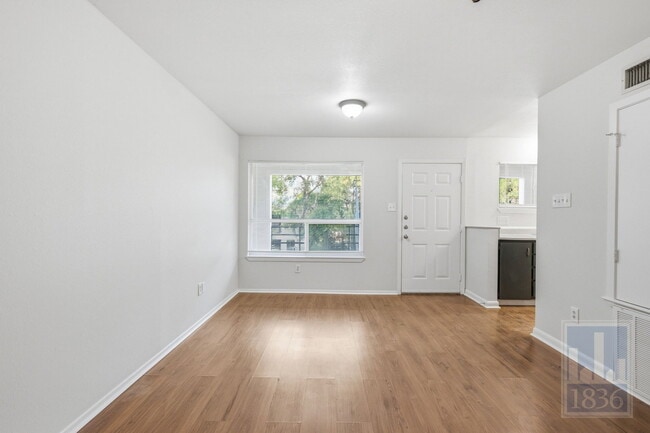 Photo - 1514 Parker Ln Unit Apartment 102