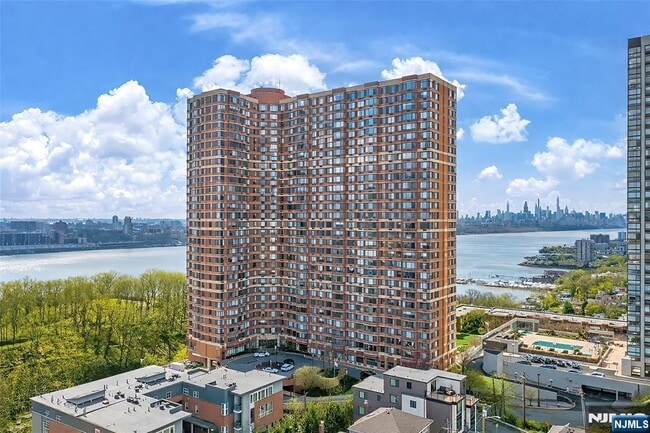 Building Photo - 100 Old Palisade Rd Unit 2201