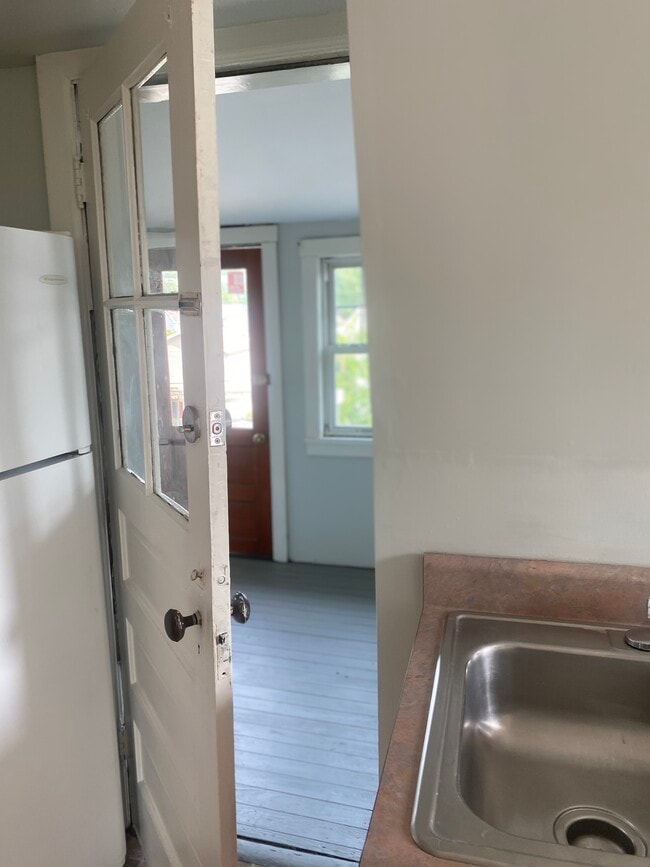 1108 W 4th St Unit 3