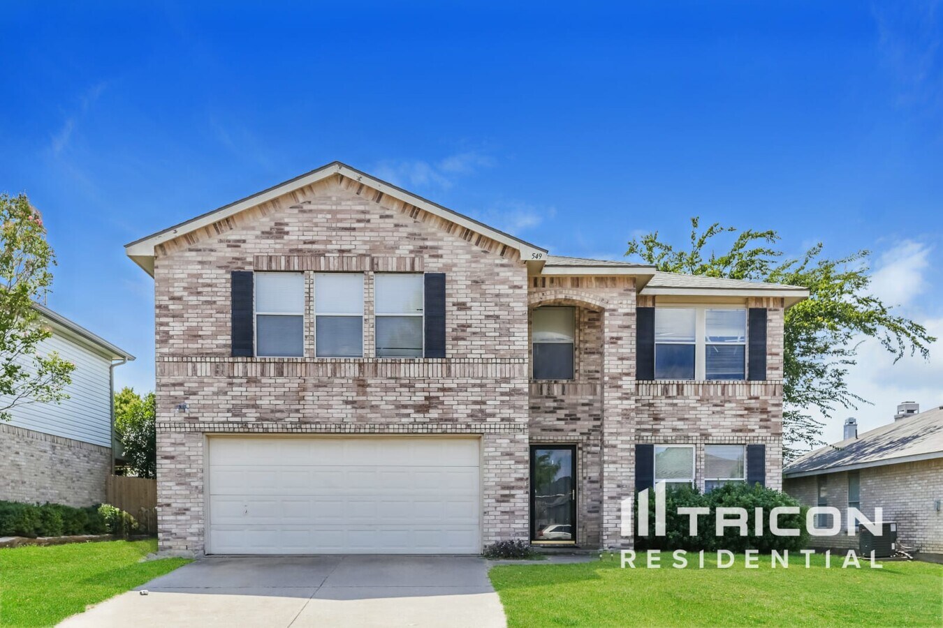 Photo - 549 Linacre Dr