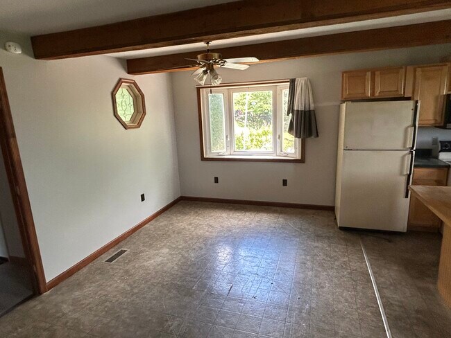 Photo - 359 Truce Rd