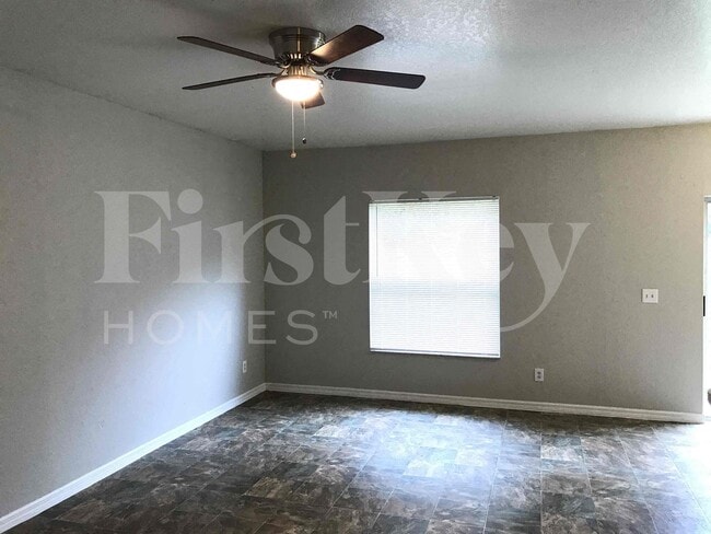 Photo - 4743 Luther Ave