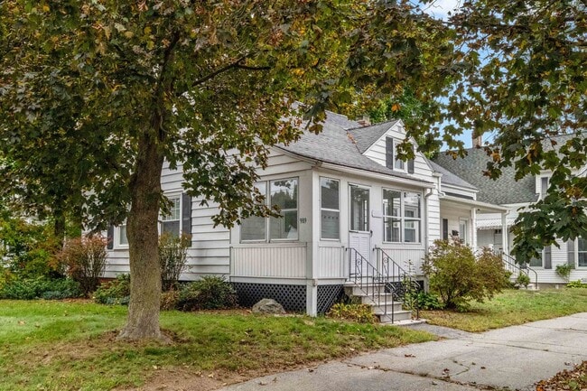 Building Photo - 989 Union St Rental