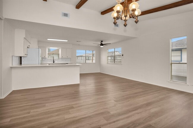 Photo - 539 Pompano St