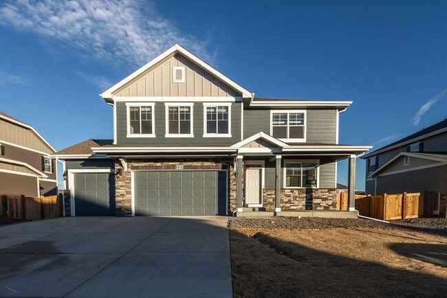 Photo - 4 Bedroom 3 Bath Home in Wellington!