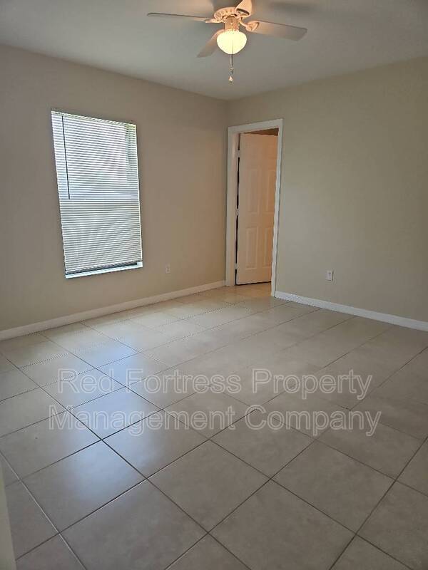 Photo - 717 Nicholas Pkwy W