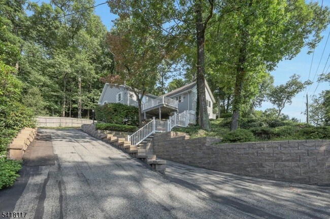 Photo - 336 Lakeview Ave