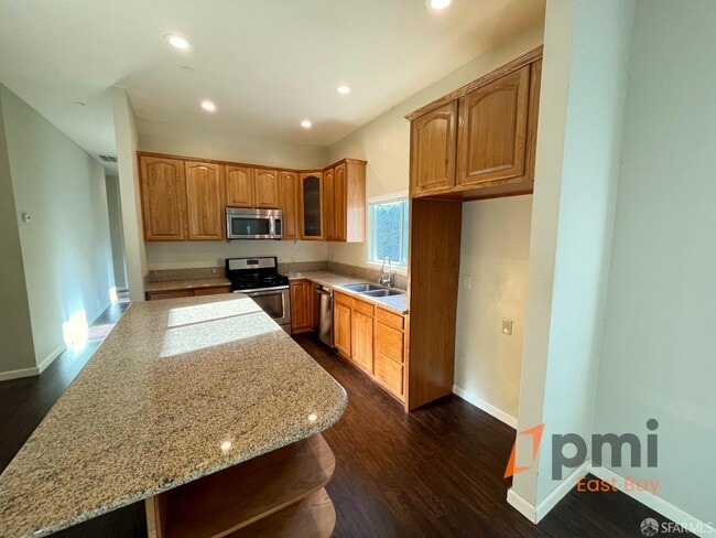 Photo - 891 Merle Ave