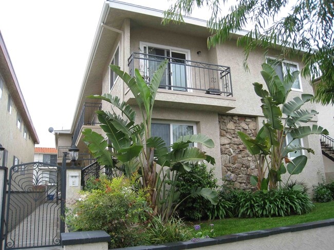 Exterior - 961 W 18th St Unidad 3