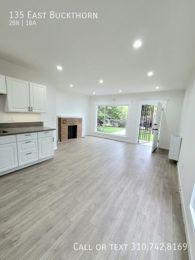 Photo - 135 East Buckthorn-