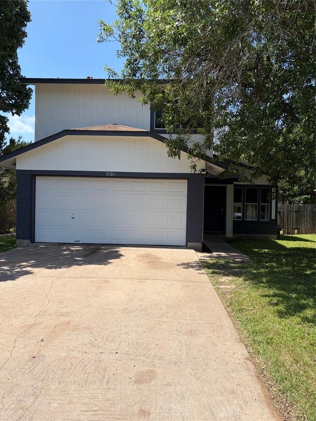 Building Photo - 3101 Birch Dr