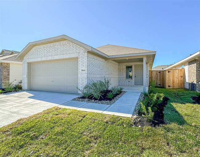 Building Photo - 1444 Las Cuevas Dr