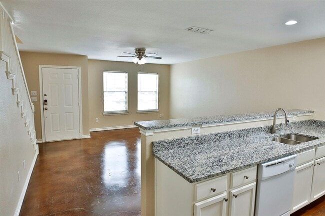 Photo - ? Spacious & Stylish 4-Bedroom Duplex? 1/2...