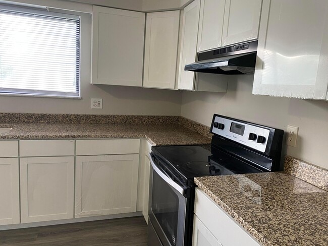 Photo - 822 Ronson Ave