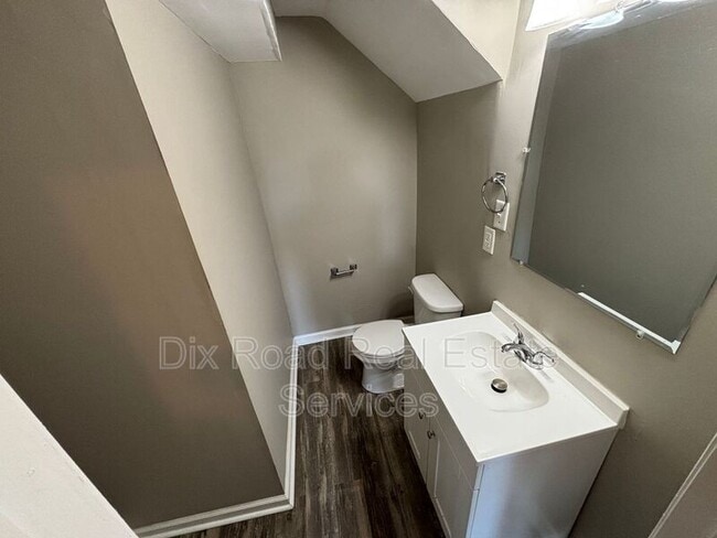 Photo - 2215 Mcgregor Pl