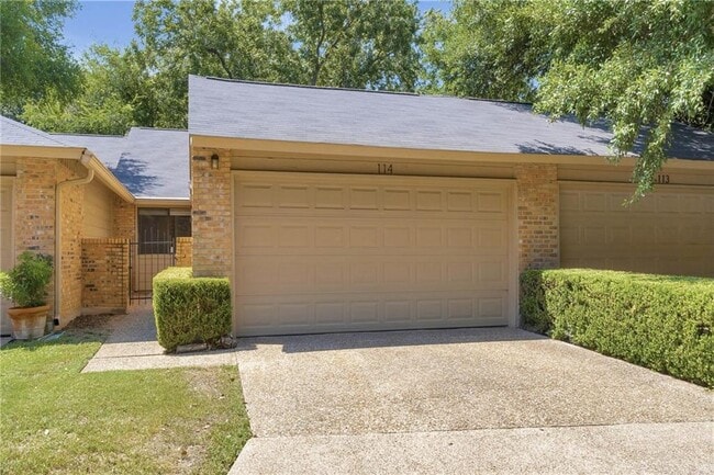 Building Photo - 7211 Lakewood Dr Unit D-114 Rental