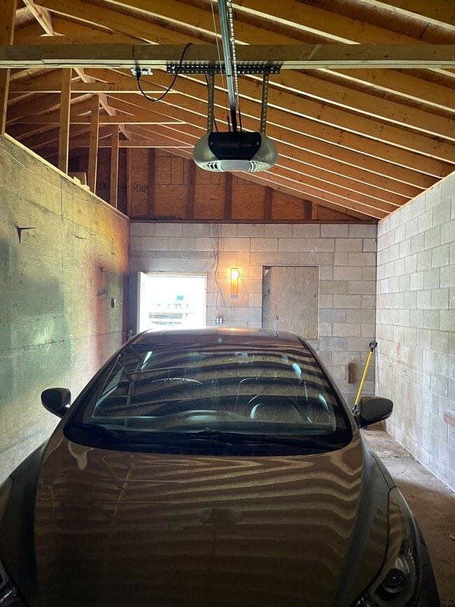 Photo - 35-37 W. Como Ave. Unidad 35