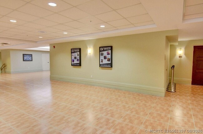 Photo - 156 Fanshaw D