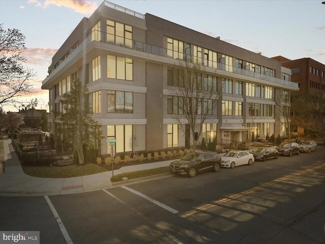 Building Photo - 801 N Fairfax St Unit 414