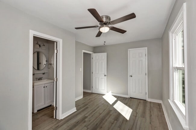 Photo - 2206 Walnut St SW