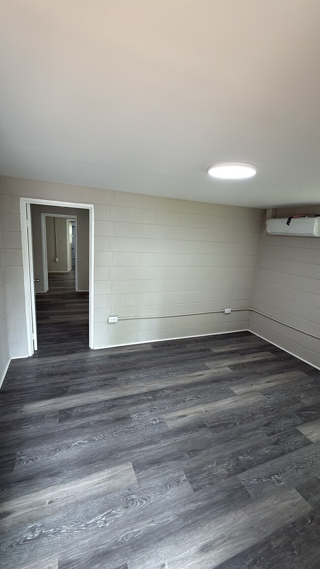 Photo - 410 Midway St