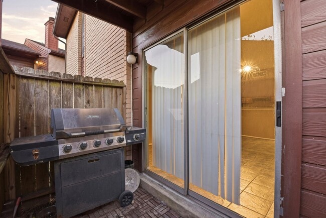 Photo - 12905 Woodforest Blvd Unit 711