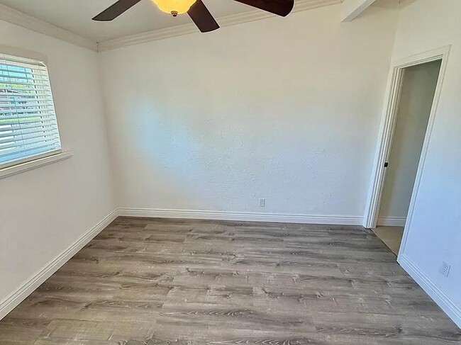 Photo - 2028 W Oldfield St