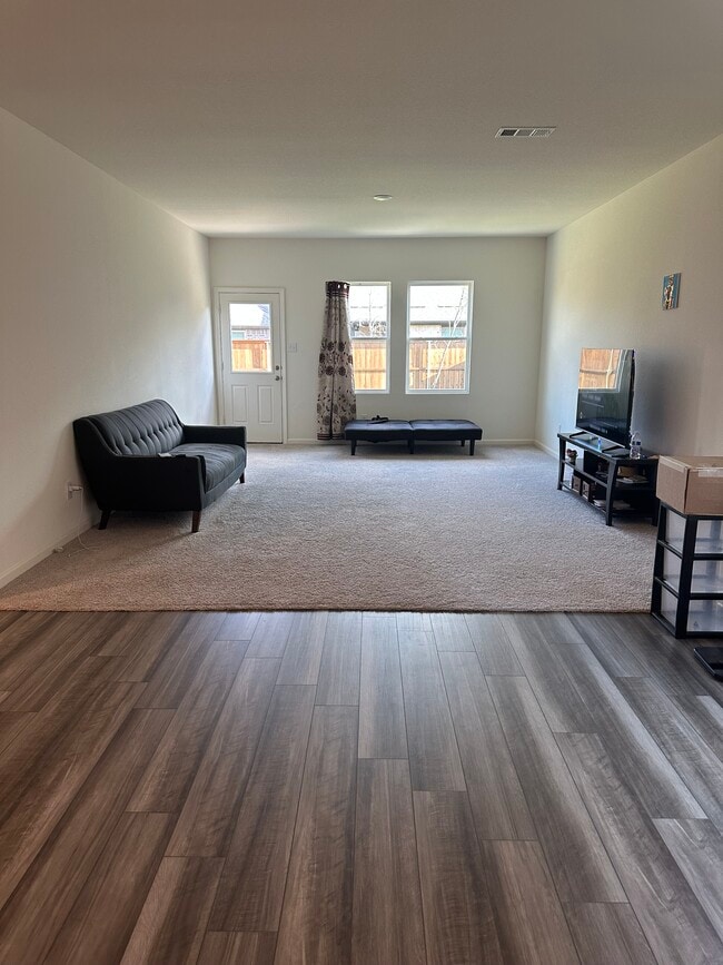 Photo - 14140 Emeric St
