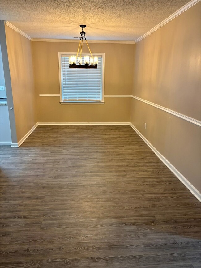 Photo - 548 Kenton Dr