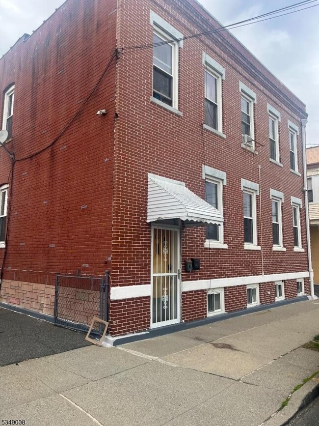 Photo - 10 Mahar Ave House