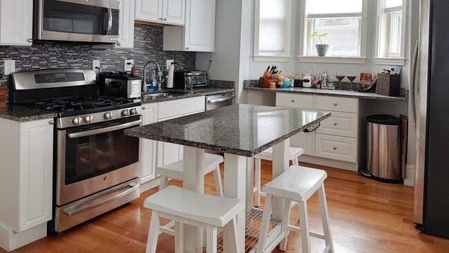 Photo - 63-65 Leyden St Unit 3