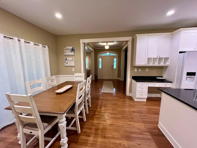 Photo - 236 N Ainsdale Dr