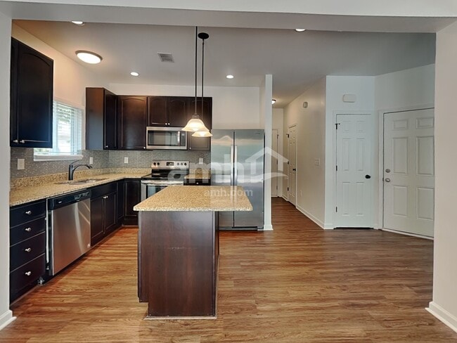 Photo - 1617 Shire Village Dr