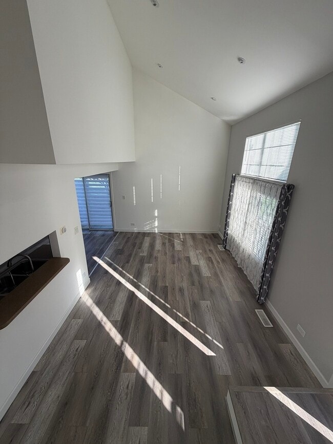 Photo - 371 Wisteria Dr
