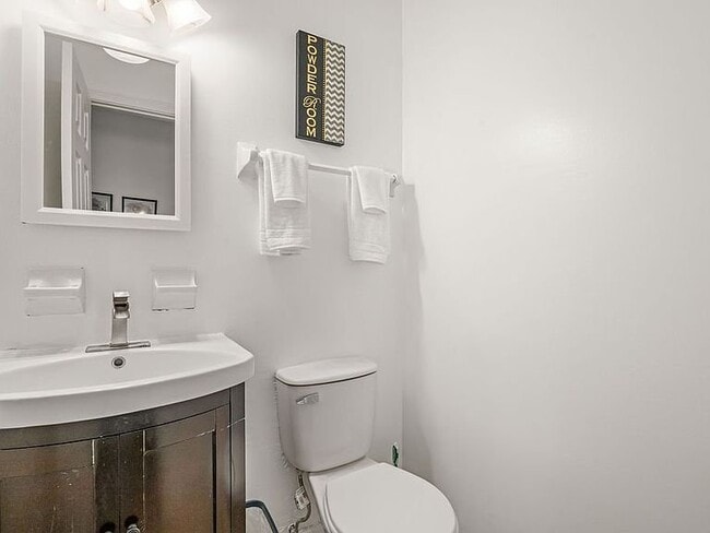 Photo - 2127 Honeytree Ct
